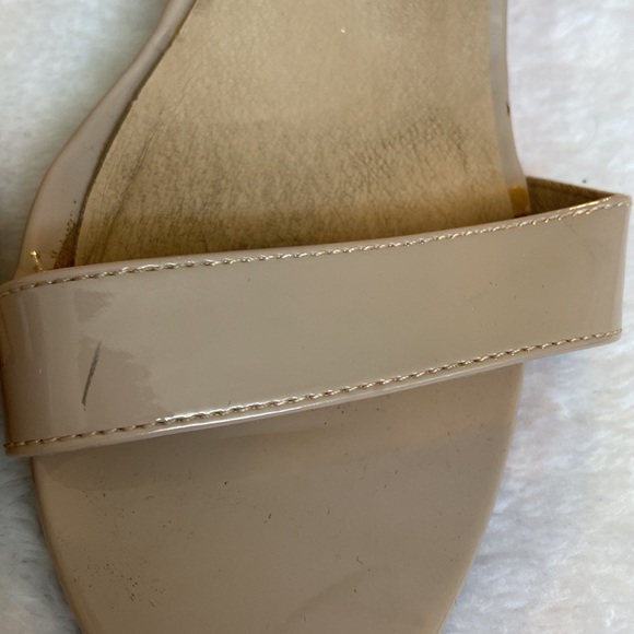 Tan patten leather heels… loved a lot - Picture 2 of 3